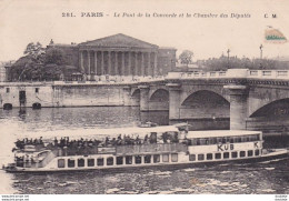 D75  PARIS Le Pont De La Concorde Et La Chambre Des Députés  ..... Avec Pub KUB Sur Le Bateau - El Sena Y Sus Bordes