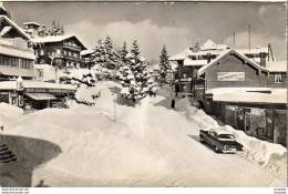 SUISSE  LEYSIN  Centre   ........... Avec Simca Versailles - Leysin