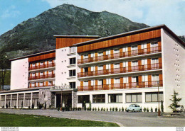 D65  SAINT- LARY  L' Hôtel Sporting- La Façade Face Aux Jardins Et Au Tennis Privé  ..... - Autres & Non Classés