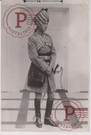 PRINCE DE GALLES COSTUME HINDOU INDES 1922 DUC OF WINDSOR  PRINCE OF WALES   17X11CM BRITISH ROYAL FAMILY - Célébrités