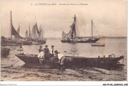 AGCP4-56-0293 - LA TRINITE-SUR-MER - Arrivee Des Pecheurs D'huitres - La Trinite Sur Mer