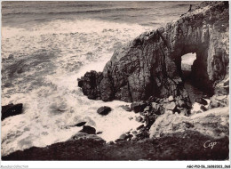 AGCP10-56-0814 - QUIBERON - Effet De Vagues A La Grotte De Kergroix - Quiberon