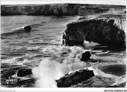 AGCP9-56-0756 - BRETAGNE - Presqu'ile De QUIBERON - Panache De Vagues Sur La Cote Sauvage Vers Port-Blanc - Quiberon