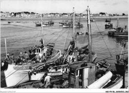 AGCP9-56-0737 - QUIBERON - Port-Maria - Les Sardiniers Au Port - Quiberon