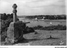 AGCP9-56-0736 - LE GOLF DU MORBIHAN - A La Sortie De La Riviiere De Vannes - S'apercoit A La Croix De La Pointe  - Vannes