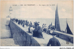 AGDP2-76-0163 - LE TREPORT - Au Repos Sur La Jetée  - Le Treport
