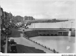 AGDP11-76-0786 - LE TREPORT - Le Quai François 1er Et Le Port  - Le Treport