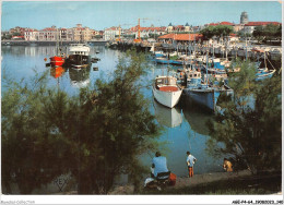 AGEP4-64-0384 - SAINT JEAN DE LUZ - Station Balneaire - Un Coin Du Port - Saint Jean De Luz