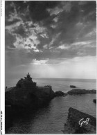 AGEP4-64-0375 - En Pays Basque - BIARRITZ - Le Rocher De La Vierge Au Soleil Couchant - Biarritz