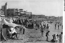 AGEP4-64-0363 - ST-JEAN-DE-LUZ - La Plage Et Le Casino - Saint Jean De Luz