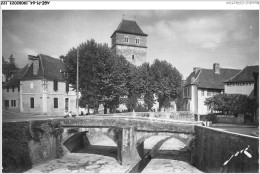 AGEP1-64-0062 - SALIES-DE-BEARN - Le Vieux Pont Et L'église St-vincent - Salies De Bearn
