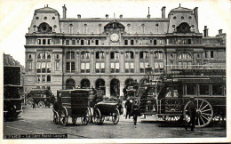 N°2122 W -cpa Paris -la Gare Saint Lazare- - Estaciones Sin Trenes