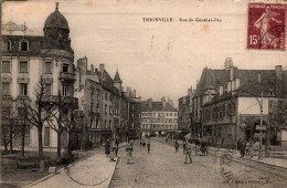 N°2132 W -cpa Thionville -rue Du Général Pau- - Thionville