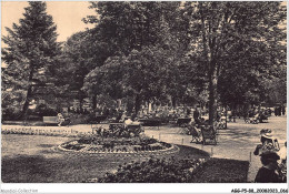 AGGP5-88-0376 - VITTEL - Dans Le Parc - Contrexeville