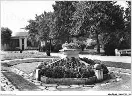 AGGP9-88-0743 - VITTEL - La Grande Source Et Le Jardins - Contrexeville