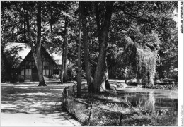 AGGP9-88-0710 - VITTEL - Le Parc De L'etablissement Thermal - Contrexeville