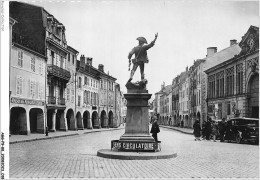 AGGP9-88-0698 - C REMIREMONT - Le Volontaire Et Les Arcades - Remiremont