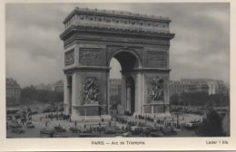 PARIS, ARC DE TRIOMPHE, AUTOCARS, VOITURES ANNEE 60, BELLE ANIMATION  REF 16138 - Triumphbogen