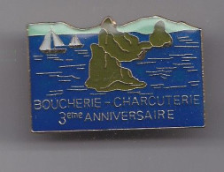 Pin's Boucherie  Charcuterie 3 ème Anniversaire Labatut à Marennes  En Charente Maritime Dpt 17 Réf 6243 - Cities