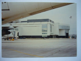 Avion / Airplane / Brussels National Airport / Saphire, With Its Huge Curving Wall-to-wall Window / Photo Size : 13X18cm - Aerodromi