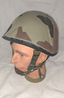 Casque F1 De L'Armée Française - Headpieces, Headdresses