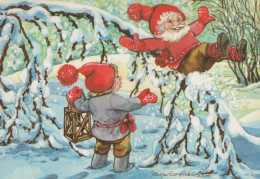 SANTA CLAUS CHILDREN CHRISTMAS Holidays Vintage Postcard CPSM #PAK990.A - Santa Claus