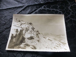 P-121 , Photo Guerre D'Algérie ,  Environs De Djebel Doukkane ,Rocher Dominant La Vallée, 1961 - War, Military