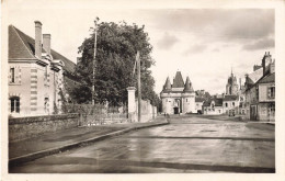 La Ferté Bernard * Place , Hôpital Et Porte De Ville - La Ferte Bernard