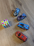 Lot De 4 Voitures Miniatures A Friction + Mini Rubik's Cube ( + 1 Voiture Cadeaux ) - Andere & Zonder Classificatie