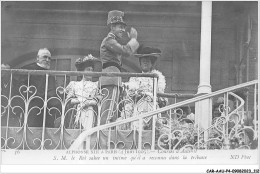 CAR-AAUP4-0299 - ESPAGNE - ALPHONSE XIII A PARIS - COURSES D'AUTEUIL - S.M. Le Roi Salue Un Intime Qu'il A Reconnu - Sonstige & Ohne Zuordnung