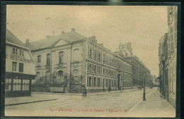 AMIENS LE LYCEE     (    Mes Cartes Ne Sont Pas Jaunies ) - Amiens