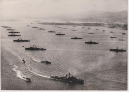 PHOTO PRESSE L'ESCADRE FRANCAISE EN RADE DE TOULON FEVRIER 1963 FORMAT 13 X 18 CMS - Barcos