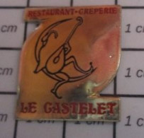 411F Pin's Pins / Beau Et Rare / ALIMENTATION / RESTAURANT CREPERIE LE CASTELET CROISSANT DE LUNE MANDOLINE - Levensmiddelen