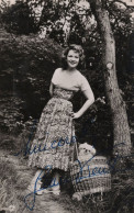 Jean Kent Romany Dress & Her Dog RARE Pre Printed Signed Photo - Acteurs & Toneelspelers