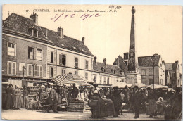 28 CHARTRES - Le Marche Aux Volailles, Place Marceau  - Chartres