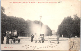 86 POITIERS - Le Parc De Blossac. - Poitiers