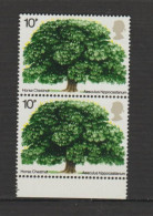 Great Britain 1974 British Trees 2nd Issue Vertical Pair With With Selvage MNH ** - Ungebraucht