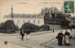 35 , Cpa   RENNES , 75 , Place De La Mission  (14916.V24) - Rennes