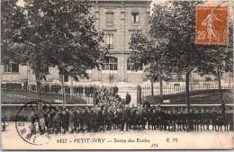 94 PETIT IVRY - La Sortie Des Ecoles.  - Andere & Zonder Classificatie