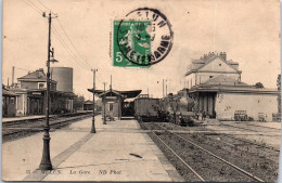 77 MELUN - Les Quais Et Interieur De La Gare (trains) - Melun