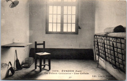 27 EVREUX - La Prison Cellulaire, Une Cellule.  - Evreux