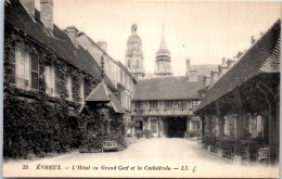 27 EVREUX - Cour De Hostellerie Du Grand Cerf Et Cathedrale - Evreux
