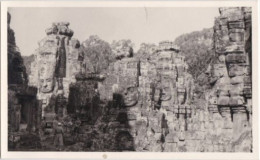 4 Photos INDOCHINE CAMBODGE ANGKOR THOM Art Khmer Statue Monumental Tours Bas  Relief Réf 30372 - Asie