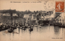29 , Cpa  DOUARNENEZ , 6597 , Le Grand Port , La Flottille Sardinière    (14928.V24) - Douarnenez