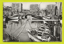 62 BOULOGNE N°1565 Le Port En 1967 Bateaux Le Emile Zola Grands Bâtiments HLM ? - Boulogne Sur Mer