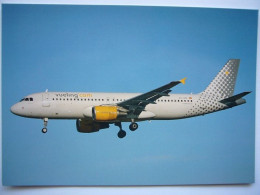 Avion / Airplane / VUELING AIRLINES / Airbus A320-214 / Registered As EC-IZD - 1946-....: Modern Era