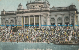 R017561 Bathing Ghat. Howrah Bridge - Monde