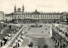 54 - Nancy - La Place Stanislas - Animée - Carte Dentelée - CPSM Grand Format - Voir Scans Recto-Verso - Nancy