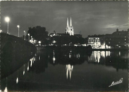 64 - Bayonne - La Cathédrale Illuminée - Vue De Nuit - CPSM Grand Format - Voir Scans Recto-Verso - Bayonne