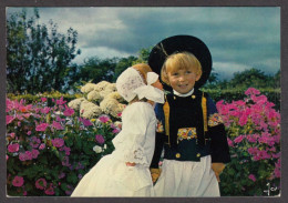 094476/ BRETAGNE, Couple D'enfants En Costume De Cornouaille - Bretagne